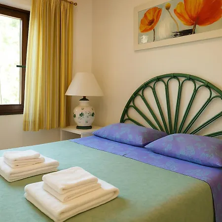 B&B Nel Giardino In Fiore Olia Speciosa Exterior photo